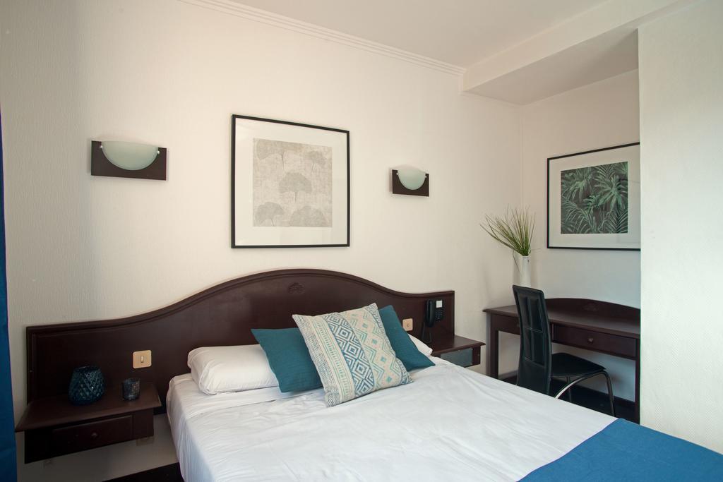 Hotel Le Neoulous Le Boulou Esterno foto