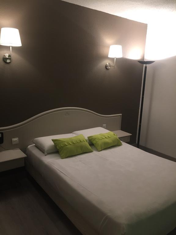 Hotel Le Neoulous Le Boulou Esterno foto