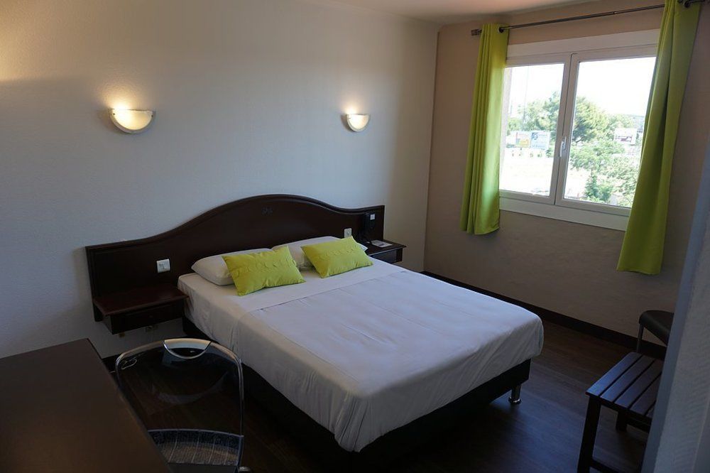 Hotel Le Neoulous Le Boulou Esterno foto